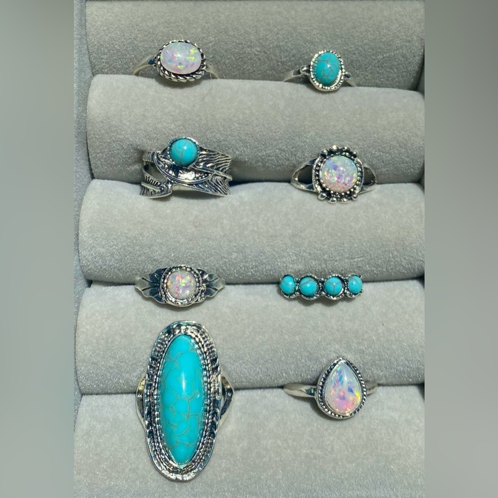 Set of 8 rings